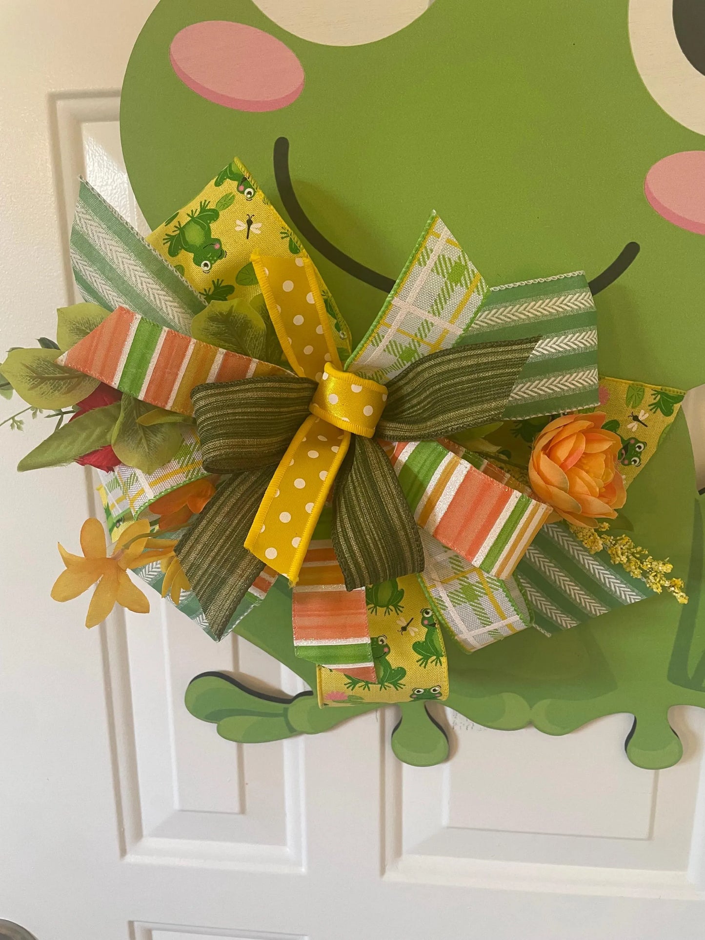 Summer Frog  Wreath Door Decor Hanger - 21 x 17 Inches – One-of-a-Kind Summer Décor